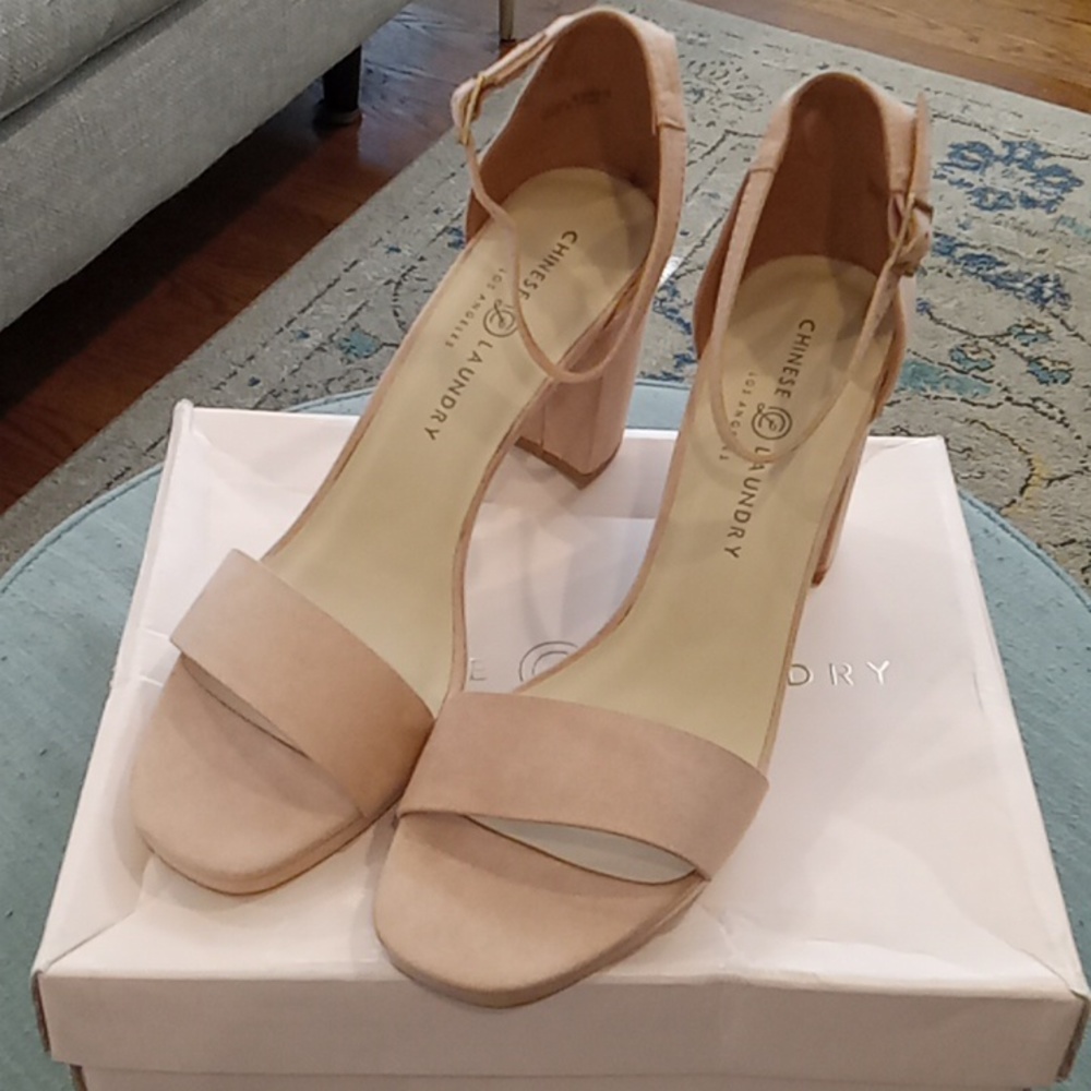 Chinese Laundry women's sandal-NEW